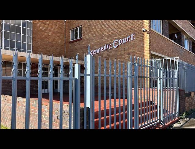 1 BEDROOM APARTMENT FOR SALE IN KENILWORTH